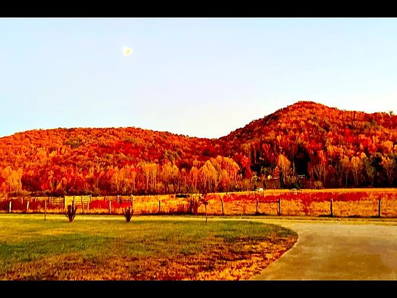 4th image of 32 Mountain Meadows Dr