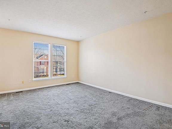 5th image of 1456 Pangbourne Way