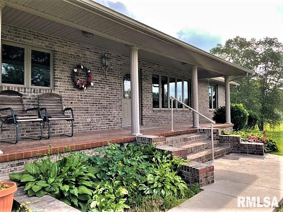 3rd image of 818 S Raum Park Dr