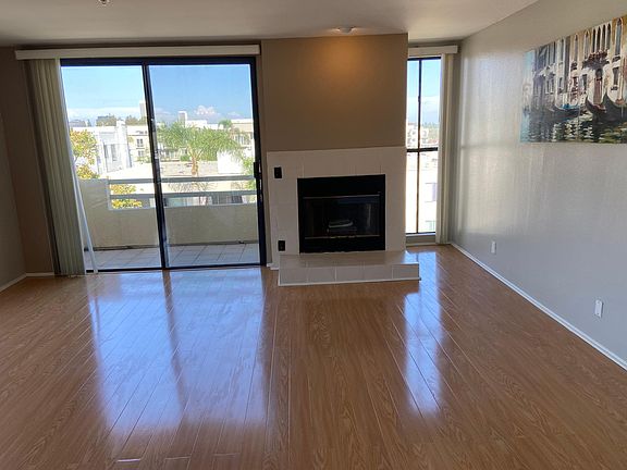 2nd image of 1059 S Sherbourne Dr