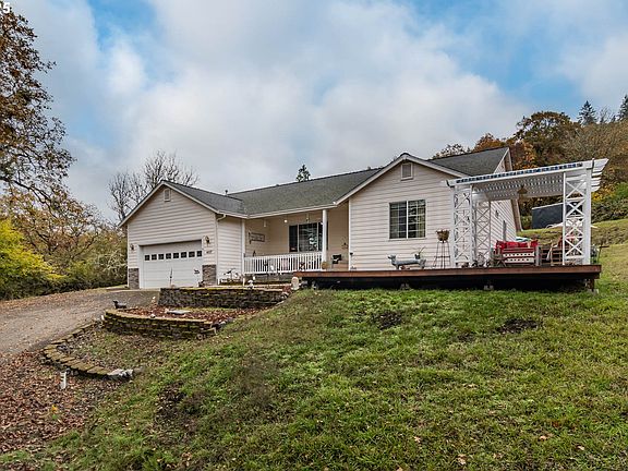 2nd image of 487 SE Dos Gatos Ct