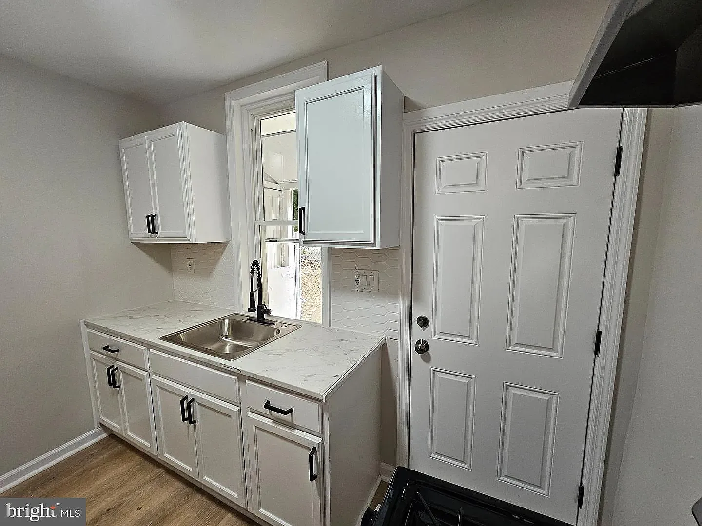 2 bed, $1,900 — Photo 4