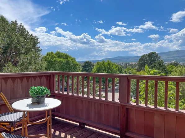 10 Loma Vista St, Los Alamos, NM 87544