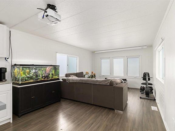 5th image of 2817 Sooke Lake Rd #52