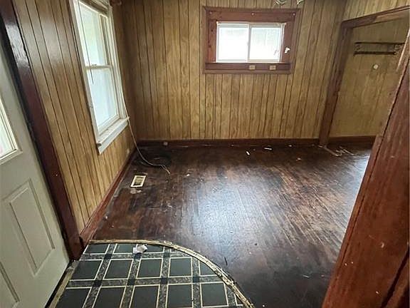 3rd image of 648 Tenny Ave