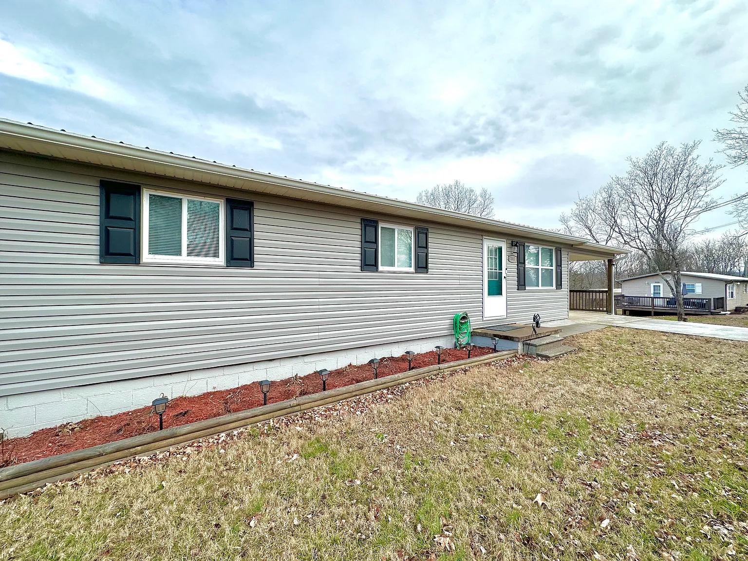 3 bed, 1081 sqft, $1,700 — Photo 1