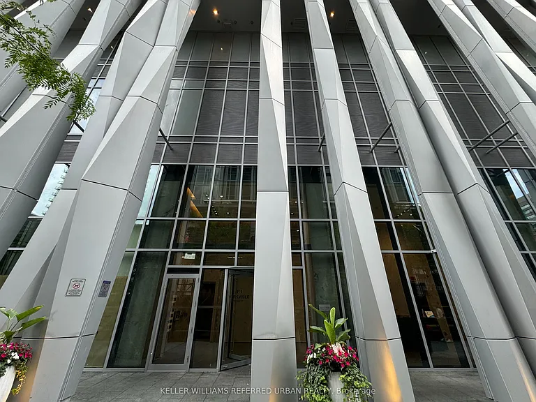 1 Yorkville Ave #3305 — Photo 23