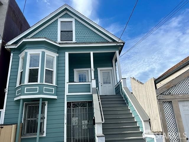 1st image of 253 Lee Ave
