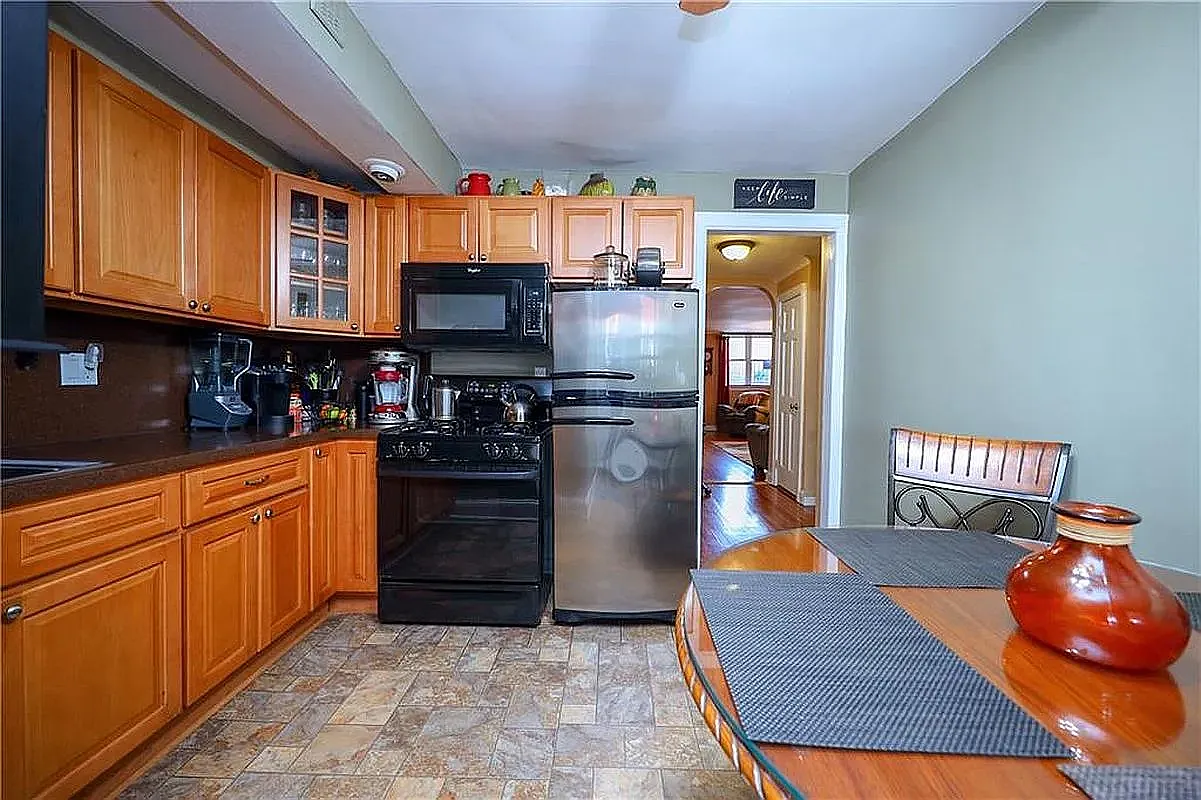 1 bed, 1827 sqft, $2,000 — Photo 2