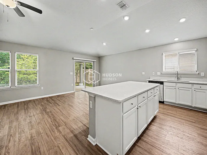 6407 Timber Cove Ct — Photo 8