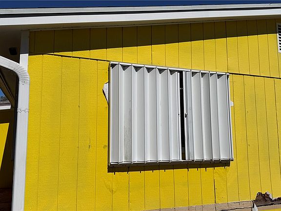 4th image of 418 Maple St