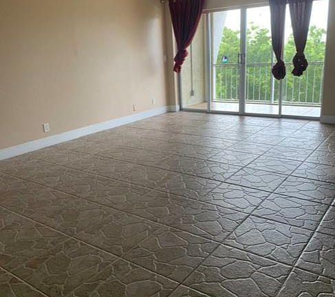 4th image of 505 Spencer Dr APT 404