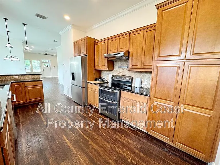722 Kelly St — Photo 21