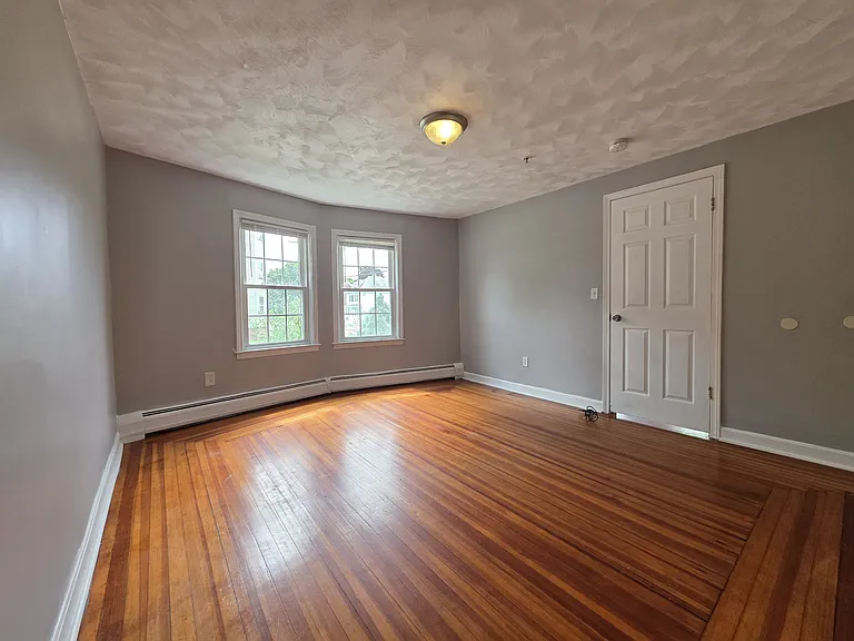 75 Dennis St — Photo 6