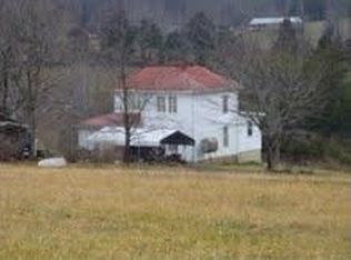 51 Flatrock Ln, Union Hall, VA 24176