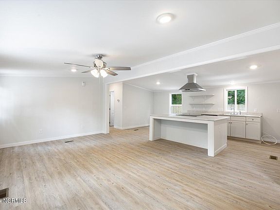 5th image of 119 Loyola Avenue