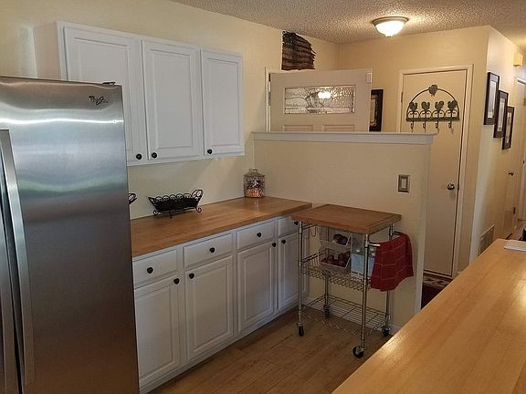 4th image of 7900 Garry Oak Dr