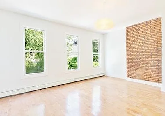 Rented by Level Group | media 14