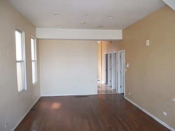 5th image of 9342 S Crandon Ave