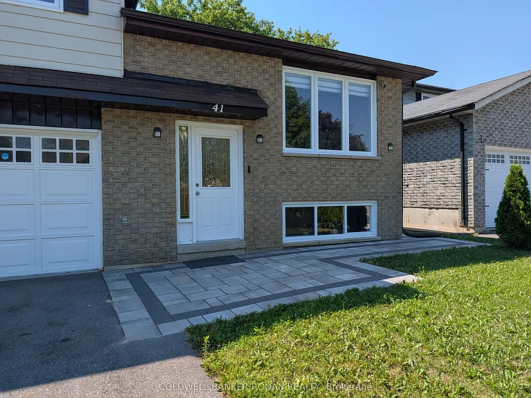 41 Camrose Dr — Photo 4