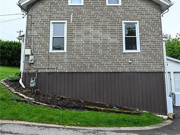 4th image of 1058 Greentree Rd