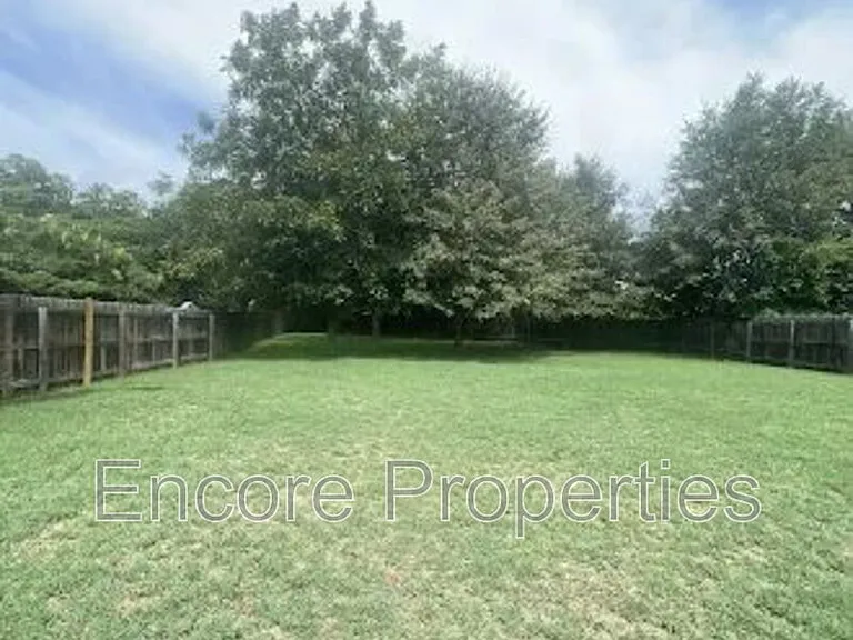 1324 Forest Fern Ln — Photo 17