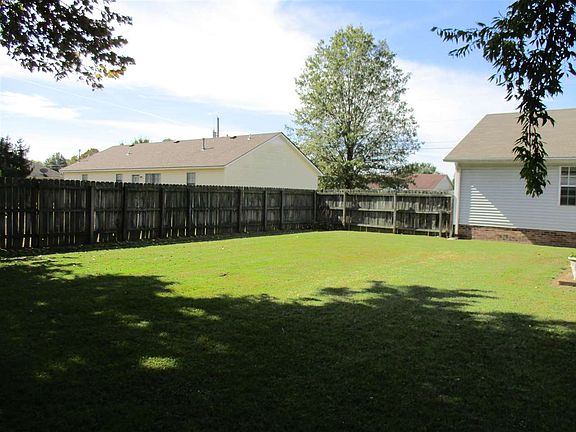 4th image of 2850 Ward Dr