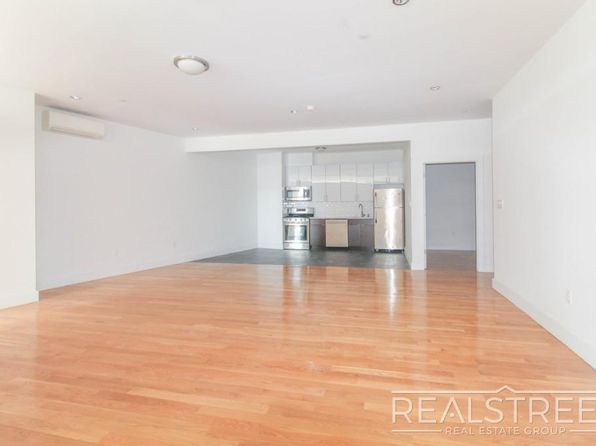 90-02 Queens Blvd #523
