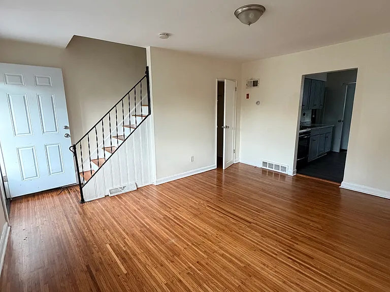 607 Berg Ave — Photo 4
