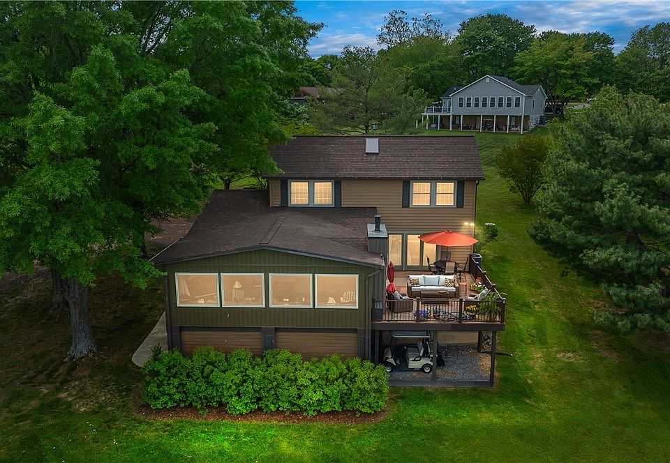 1st image of 833 Lakewood Dr