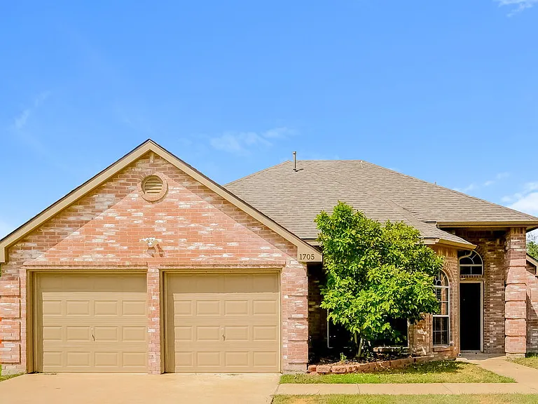 1705 Green Terrace Dr — Photo 1