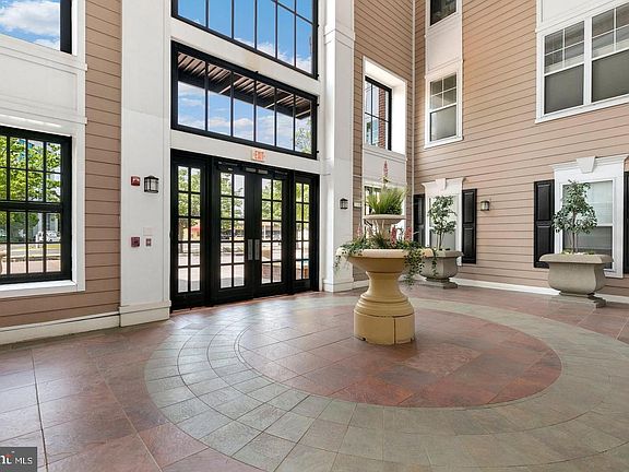 3rd image of 501 Hungerford Dr APT 135