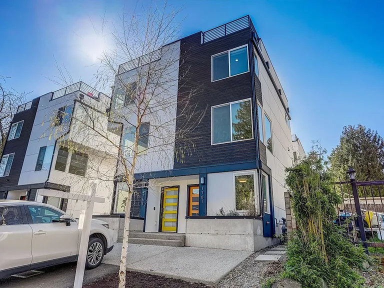 1761 16th Ave S — Photo 1
