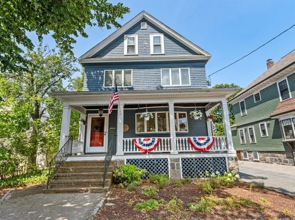 217 Pleasant St, Winthrop, MA 02152