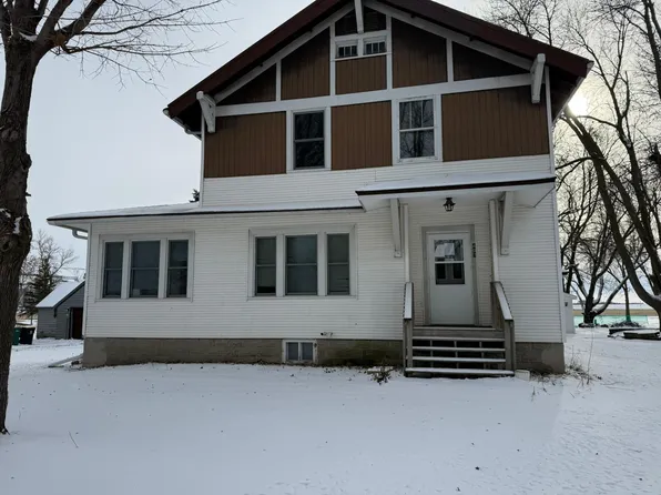 407 E 2nd St, Delavan, MN 56023