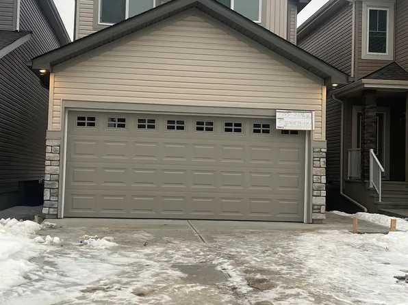 1945 209a St NW, Edmonton, AB T6M 3A3