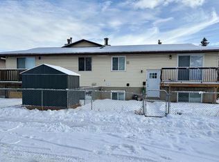 1412 E 43rd St SE #3, Calgary, AB T2A 5E7