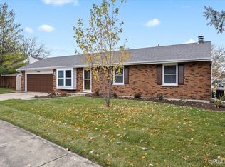 780 Almond Dr, Aurora, IL 60506