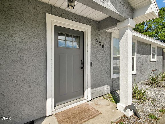 5th image of 936 Pelican Pl