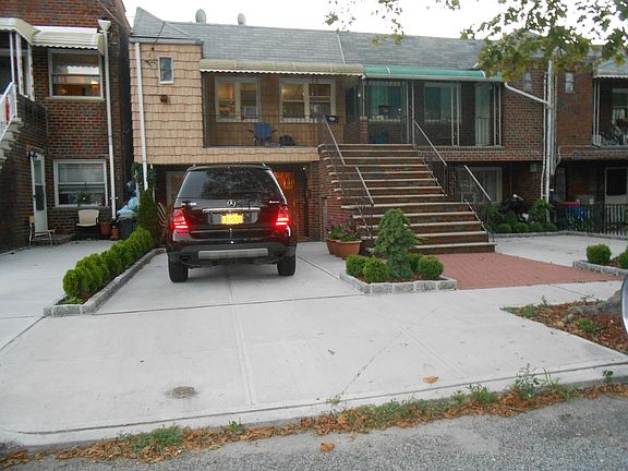 2nd image of 1844 E 52nd St