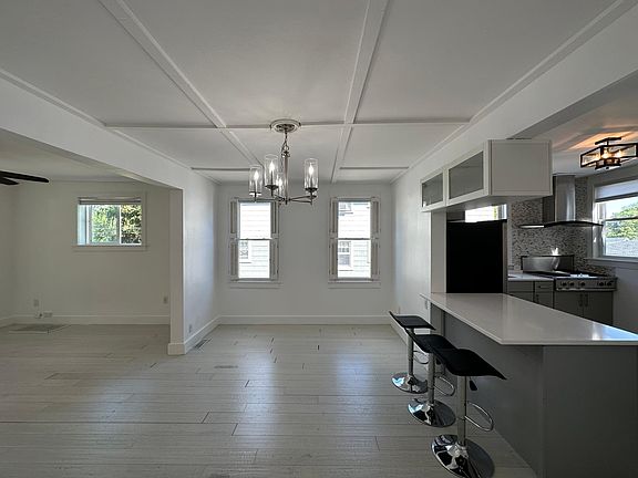4th image of 29 Oakwood Ave