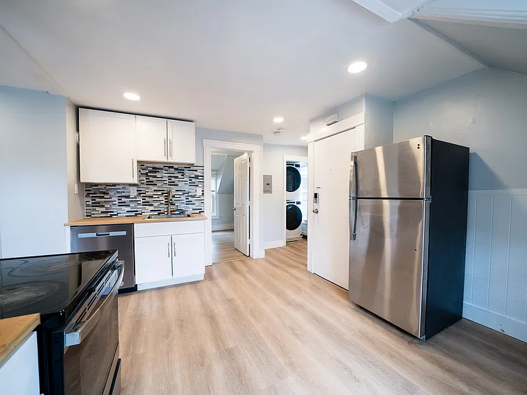 39 Eastern Ave #3 — Photo 1