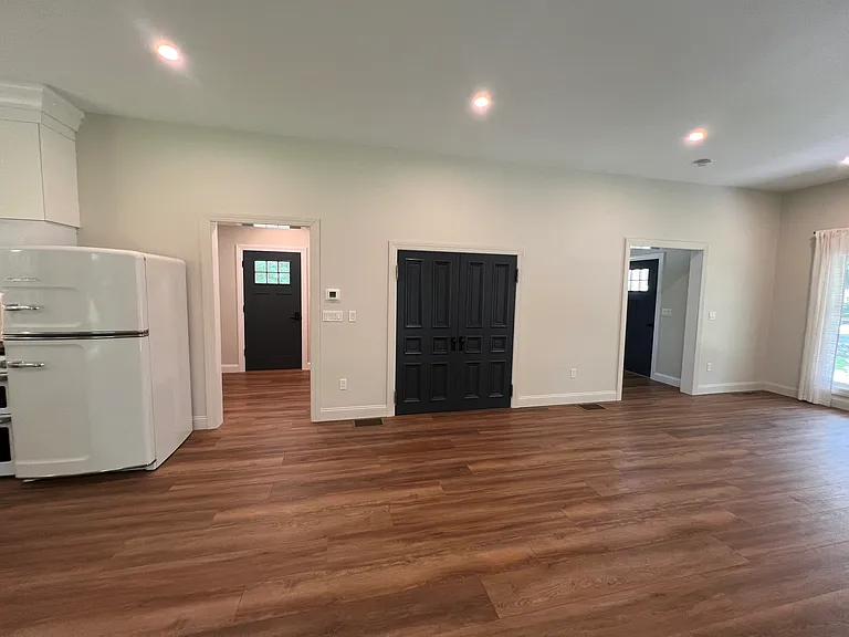 1748 South Rd — Photo 6
