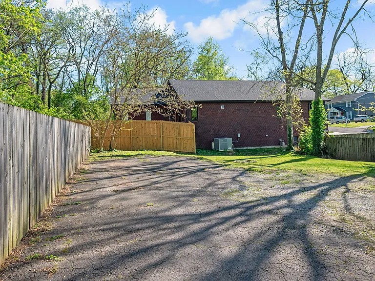 1022 Granada Ave #A — Photo 16
