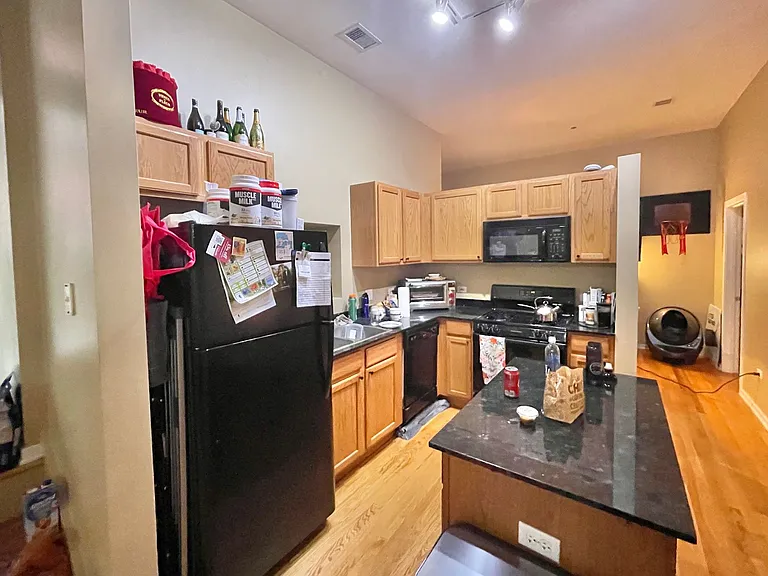208 W Washington St #506 — Photo 4