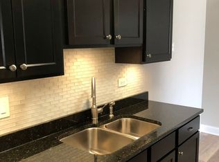 910 Curtiss St APT 14, Downers Grove, IL