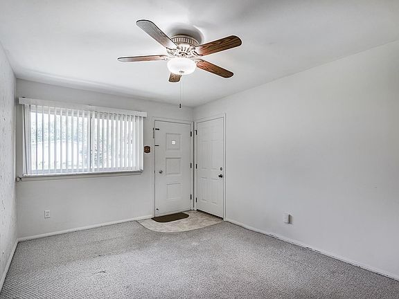 3rd image of 674 Loyola Dr