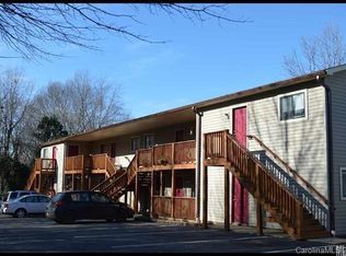 1207 12th St NE, Hickory, NC 28601
