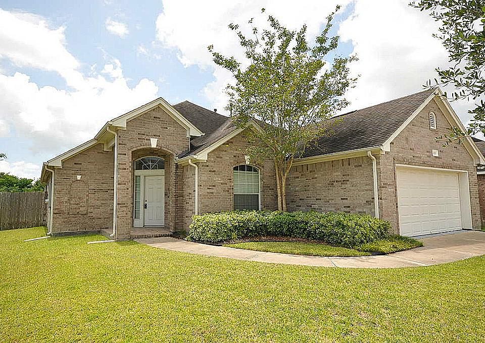 Stunning Pulte Home in Sunrise Lakes