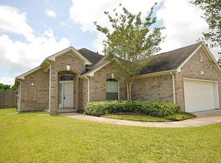 8810 Sun Haven Ln, Pearland, TX 77584